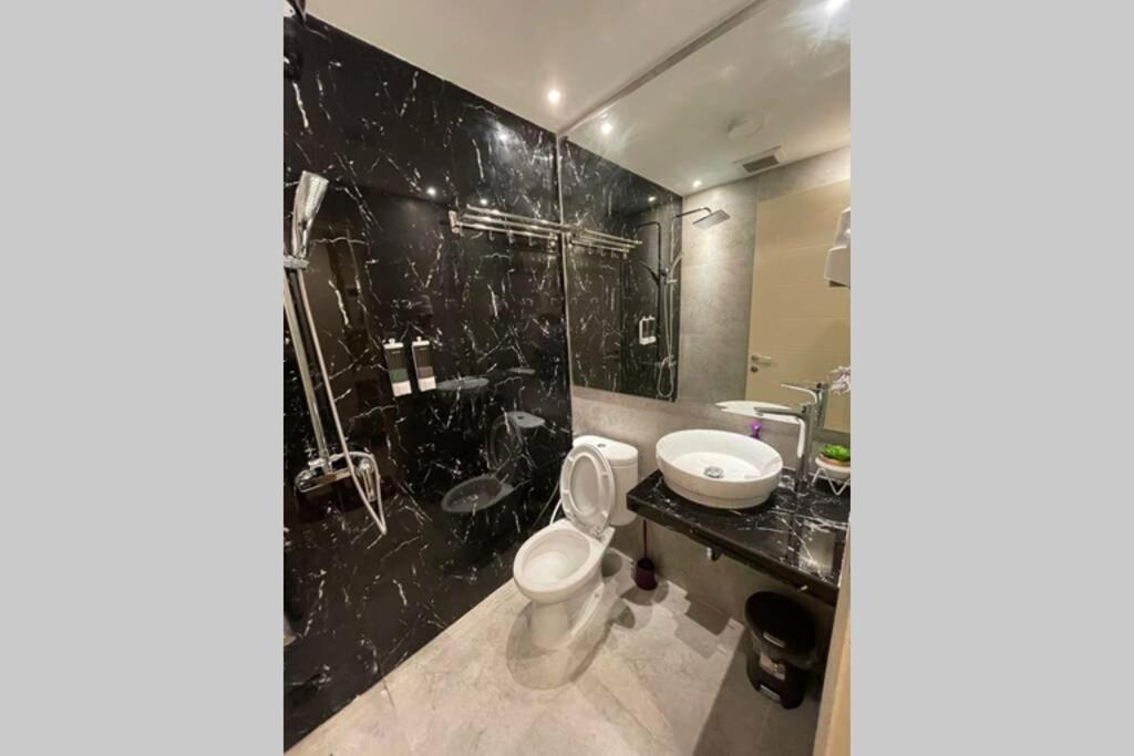 Cosmy Benson Apartment At Supermall Pakuwon สุราบายา ภายนอก รูปภาพ