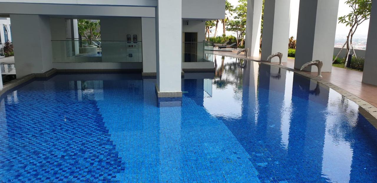 Cosmy Benson Apartment At Supermall Pakuwon สุราบายา ภายนอก รูปภาพ